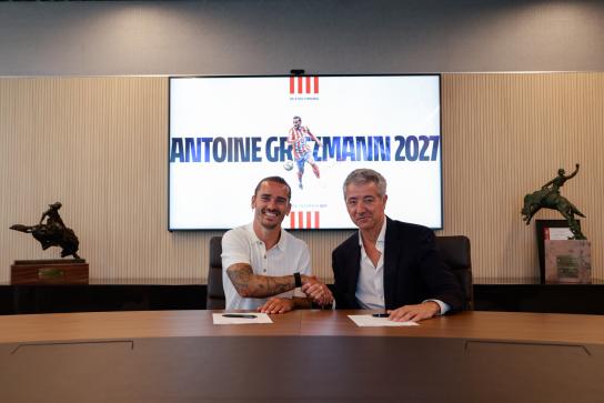 Chính thức: Griezmann gia hạn hợp đồng với Atletico Madrid