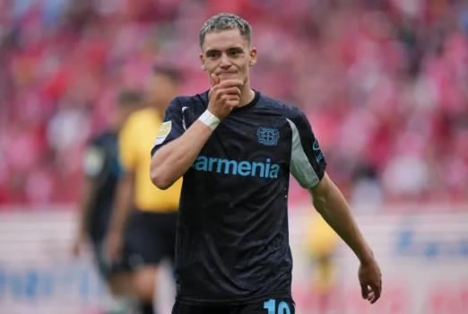 Florian Wirtz tức giận trước tin đồn gia nhập Liverpool. Florian Wirtz tuc gian truoc tin don gia nhap Liverpool.