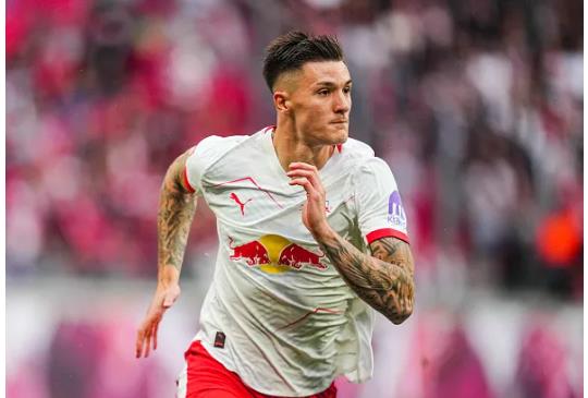 Benjamin Sesko là mục tiêu của Arsenal ở Hè 2025. Benjamin Sesko la muc tieu cua Arsenal o He 2025.