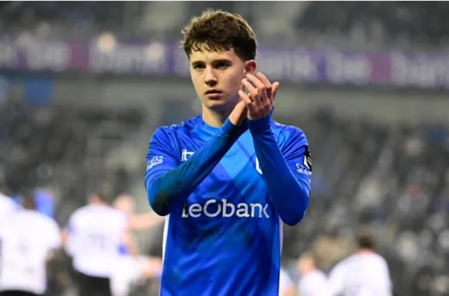 Arsenal đang ở rất gần Konstantinos Karetsas. Arsenal dang o rat gan Konstantinos Karetsas.
