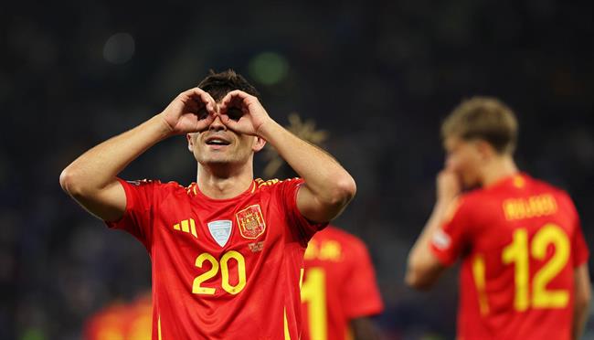 Luis de la Fuente chỉ ra điều khác biệt ở Pedri