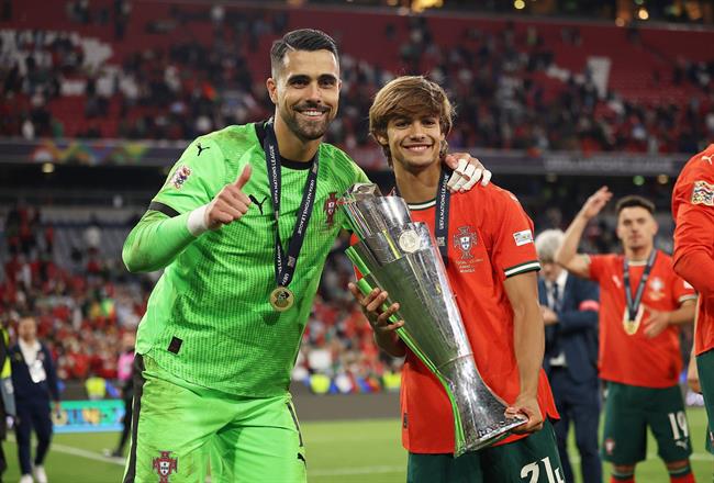 Diogo Costa lên tiếng sau màn hóa người hùng cho Bồ Đào Nha