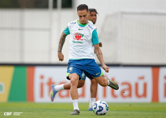 Antony hạnh phúc khi được Ancelotti gọi trở lại ĐT Brazil 1