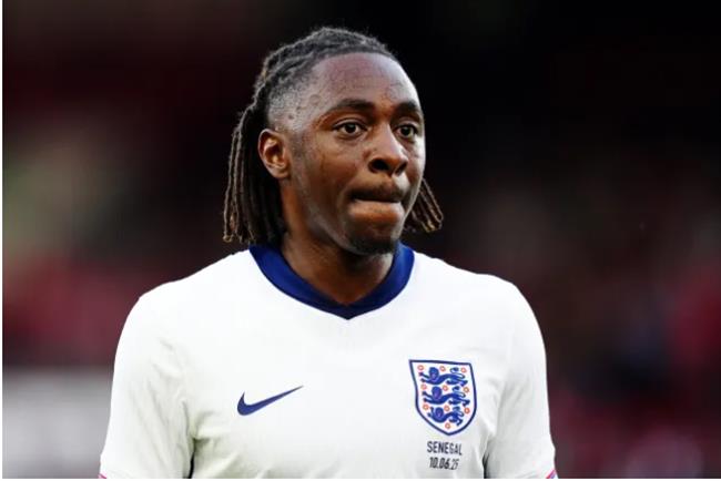 Paul Scholes thúc giục MU chiêu mộ Eberechi Eze