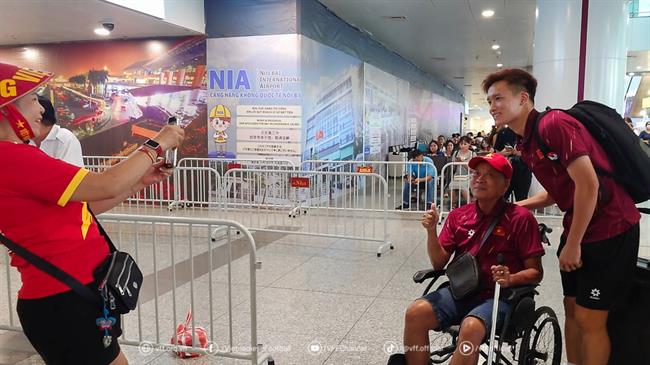 Điểm tin bóng đá tối 116 ĐT Việt Nam về nước 1