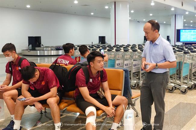 Điểm tin bóng đá tối 11/6: ĐT Việt Nam về nước