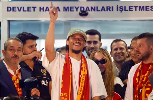 Leroy Sane tiet lo ly do tu choi Arsenal de gia nhap Galatasaray.