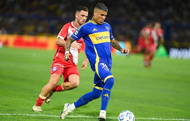 Hậu vệ Argentina lỡ Club World Cup vì lí do khó đỡ 1