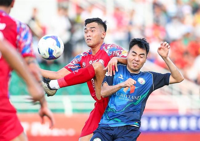 Trợ lý HLV Bình Định thừa nhận không còn hy vọng trụ hạng V.League