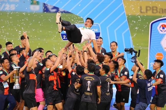 Phù Đổng Ninh Bình đổi HLV sau khi giành vé dự V.League