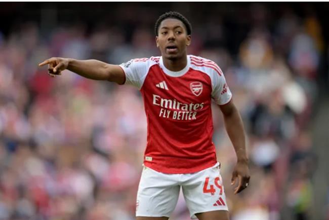 Arsenal co cau tra loi cho Real Madrid vu Myles Lewis-Skelly.
