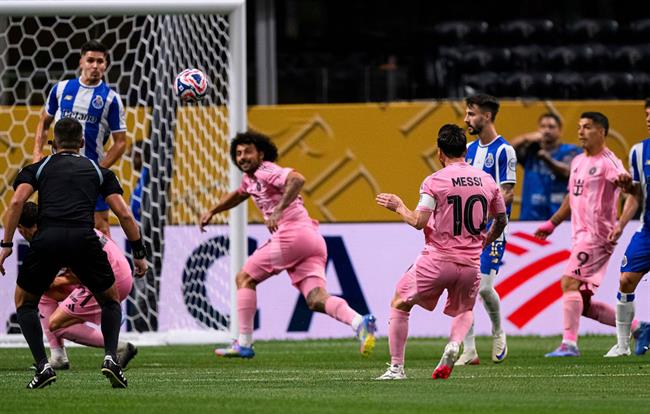 Messi lên tiếng về pha đá phạt thần sầu tung lưới Porto 1