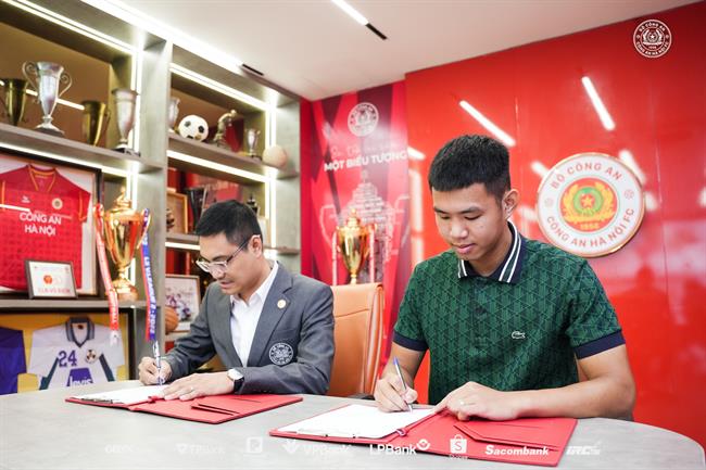 CAHN tiếp tục giữ chân thành công một sao trẻ thêm 3 năm