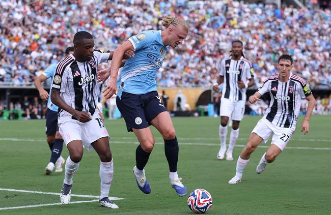 HLV Juventus thừa nhận không thể cạnh tranh với Man City 1 HLV Juventus thừa nhận không thể cạnh tranh với Man City 1