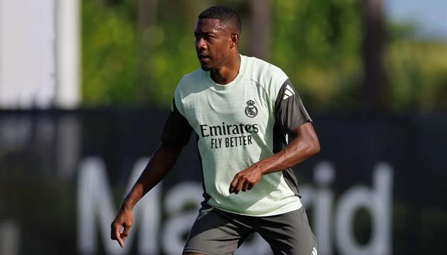 David Alaba lại phải ngồi ngoài vì chấn thương