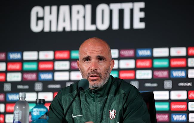 Enzo Maresca bức xúc khi trận đấu của Chelsea bị hoãn hai tiếng