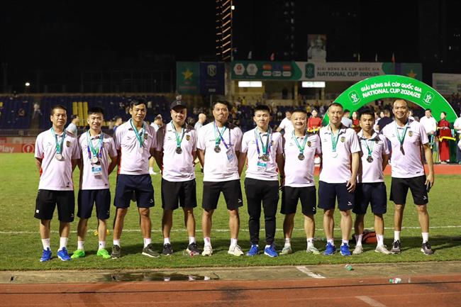 HLV Phan Như Thuật rời xứ Nghệ ngay sau trận chung kết Cúp Quốc gia