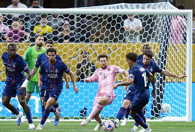 Ibrahimovic chê đồng đội của Messi như tượng đá 1 Ibrahimovic chê đồng đội của Messi như tượng đá 1