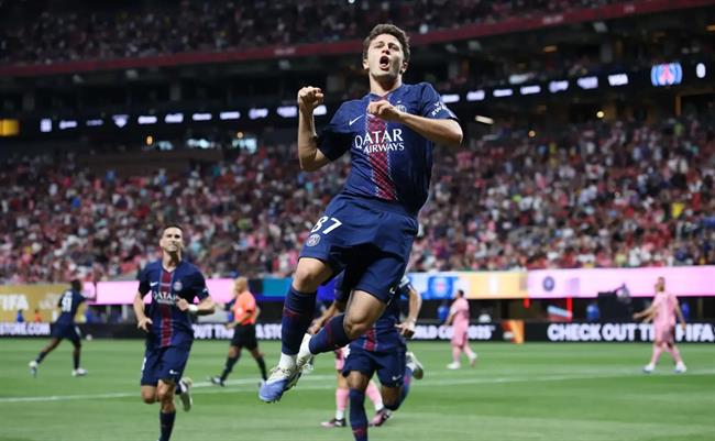 Sao PSG nhận thời khen có cánh từ ông thầy Enrique sau trận thắng Inter Miami