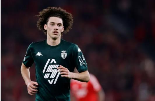Maghnes Akliouche của Monaco lọt vào tầm ngắm của Arsenal. Maghnes Akliouche cua Monaco lot vao tam ngam cua Arsenal.