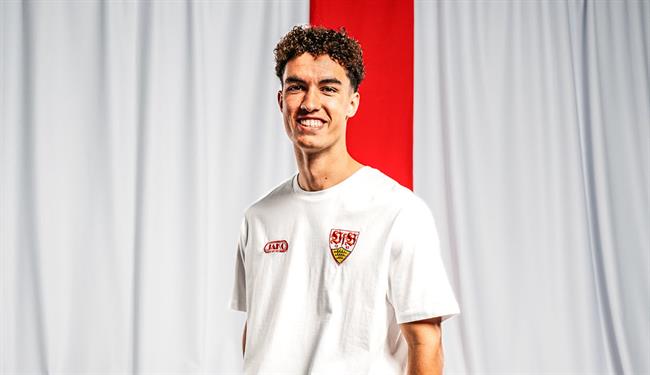 Tiểu sử tiền vệ Noah Darvich