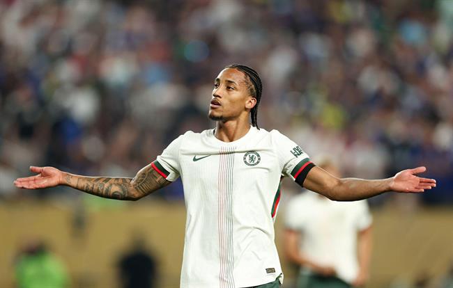 Tân binh Joao Pedro sẵn sàng ra sân đá chính cho Chelsea