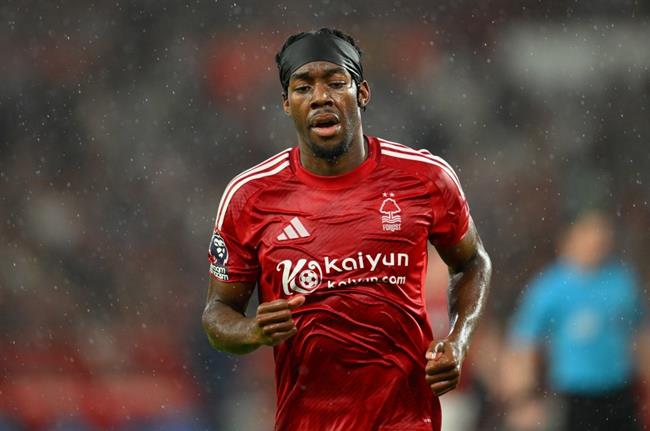 Newcastle mua Anthony Elanga 