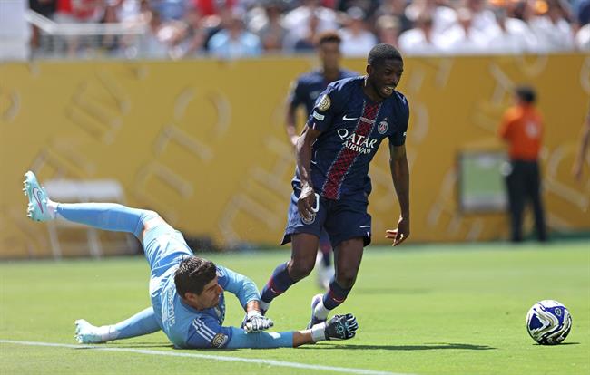 Thibaut Courtois thừa nhận choáng váng trước sức ép của Dembele 1