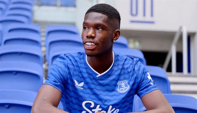 Tiểu sử cầu thủ Thierno Barry của Everton