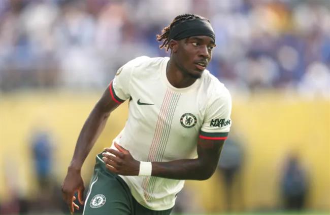 Sol Campbell muốn Arsenal giải thích quyết định chiêu mộ Noni Madueke. Sol Campbell muon Arsenal giai thich quyet dinh chieu mo Noni Madueke.