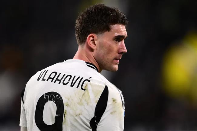 Dusan Vlahovic từ chối MU
