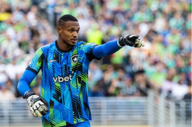MU hỏi mua thủ môn của Botafogo sau chấn thương của Andre Onana