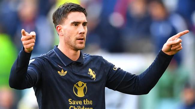 Dusan Vlahovic được khuyên gia nhập Man United