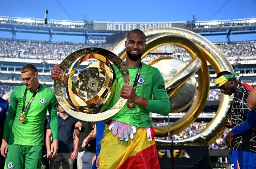 Chelsea vẫn được khuyên tìm người thay Robert Sanchez