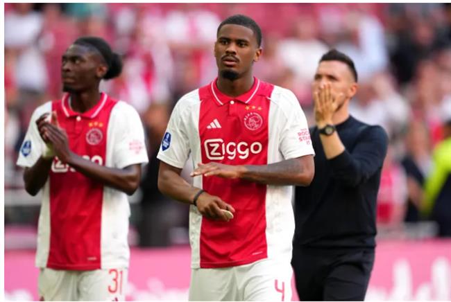 Chelsea dua Jorrel Hato vao tam ngam