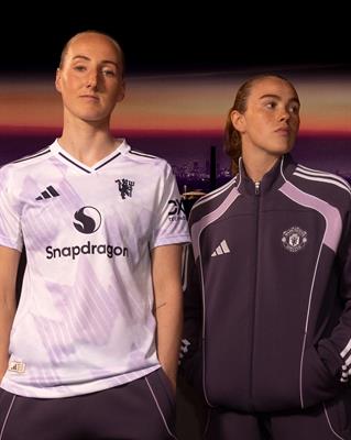 Man Utd chính thức trình làng áo sân khách mùa tới 2