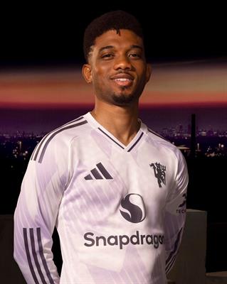 Man Utd chính thức trình làng áo sân khách mùa tới 4