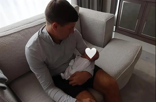 Steven Gerrard len chuc ong o tuoi 45.