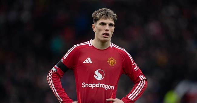 Chelsea không thể mua Garnacho nếu không bán Nkunku 1