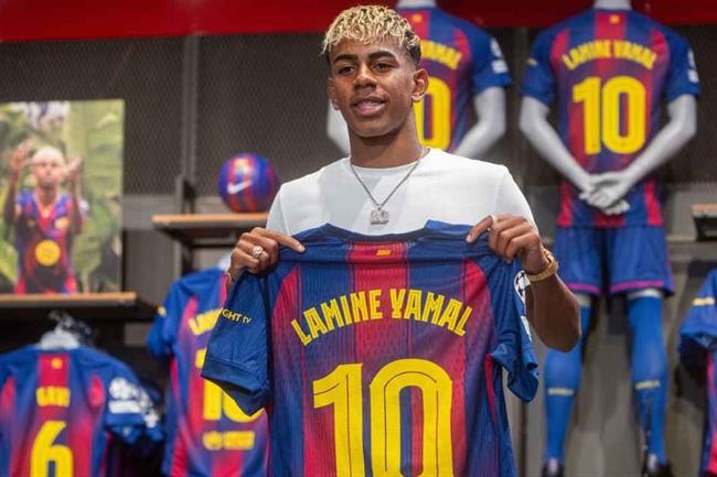 Lamine Yamal chính thức khoác áo số 10 của Barcelona