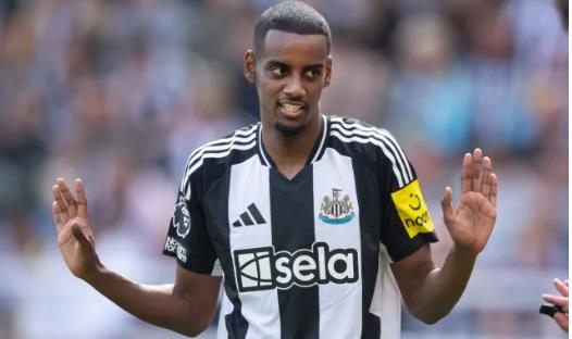 Alexander Isak co cau tra loi cho Liverpool.