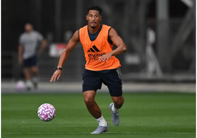 Real Madrid van quan tam den William Saliba.