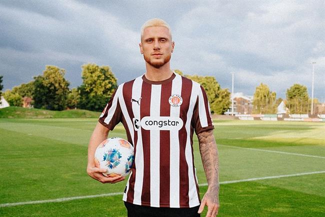 Tiểu sử hậu vệ Louis Oppie