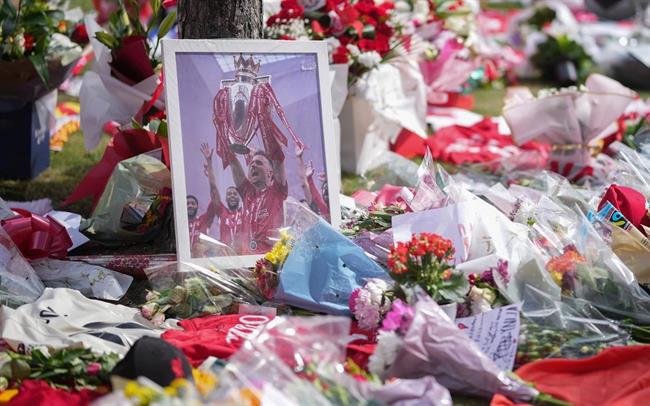 Liverpool gây xúc động vì nghĩa cử cao đẹp dành cho Jota và em trai