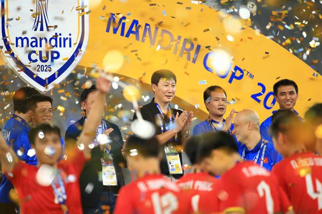 HLV Kim Sang-sik đi vào lịch sử sau chức vô địch U23 Đông Nam Á 2025