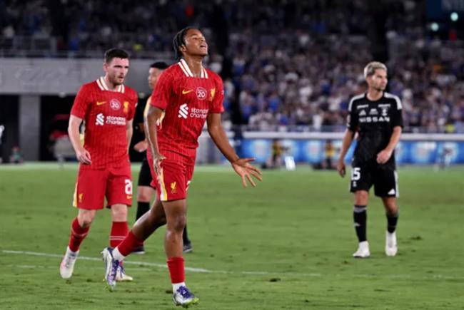 HLV Arne Slot khen ngợi Rio Ngumoha  HLV Arne Slot khen ngoi Rio Ngumoha