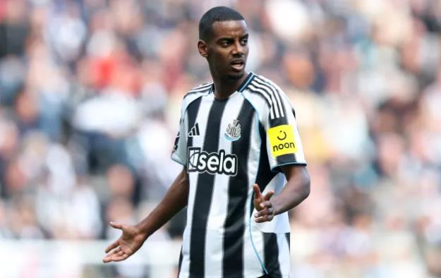 Alexander Isak co the roi Newcastle United vao mua he nay.
