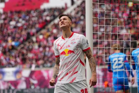 RB Leipzig từ chối đề nghị đầu tiên của Newcastle cho Benjamin Sesko. RB Leipzig tu choi de nghi dau tien cua Newcastle cho Benjamin Sesko.