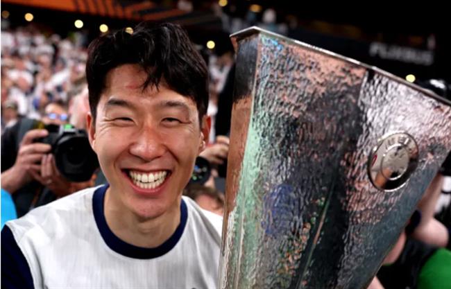 Son Heung-min rời Tottenham ở Hè 2025. Son Heung-min roi Tottenham o He 2025.