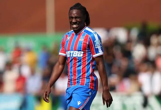 Rio Ferdinand cảnh báo Eberechi Eze về việc chuyển đến Arsenal. Rio Ferdinand canh bao Eberechi Eze ve viec chuyen den Arsenal.